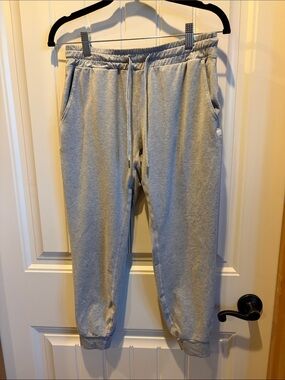 Vuori Light Gray Men's Sweat Joggers - Drawstring Tapered Pants